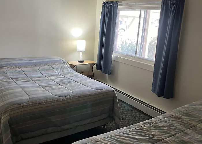 Brookside Motor Inn