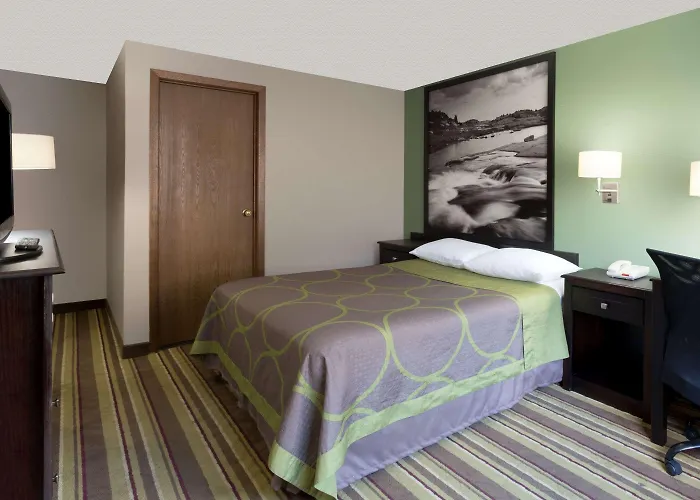 Super 8 By Wyndham Green River