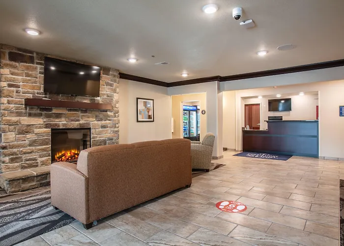 Cobblestone Inn & Suites - Pine Bluffs