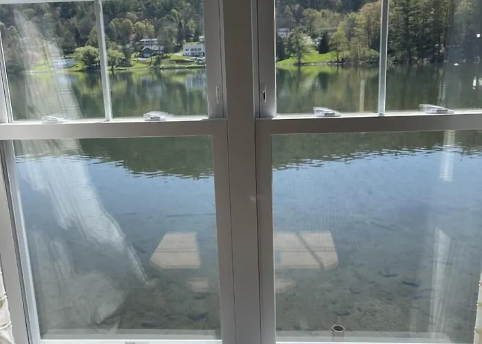 Lake Front Hotel