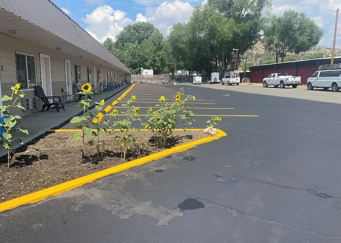 Budget 8 Motel