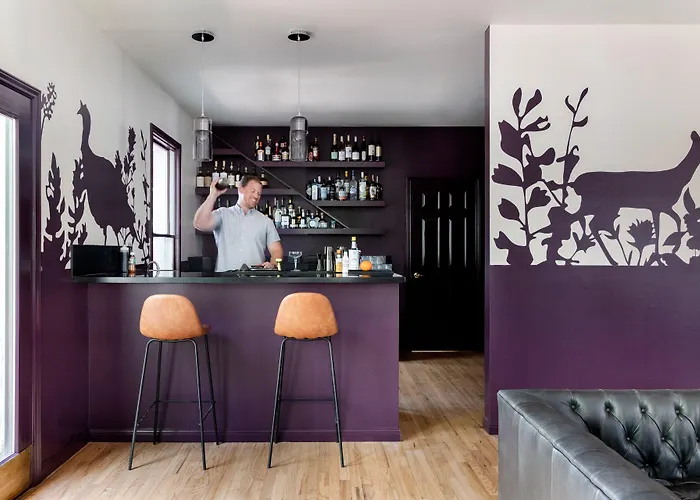 Wimberley Inn & Bar