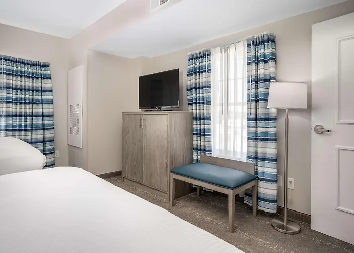Lighthouse Suites - Best Western Signature Collection