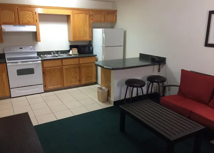 Travel Inn & Suites