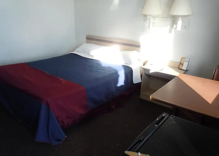 Travelodge By Wyndham Grand Rapids North