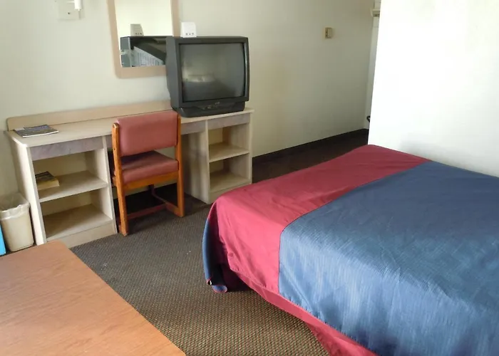 Travelodge By Wyndham Grand Rapids North