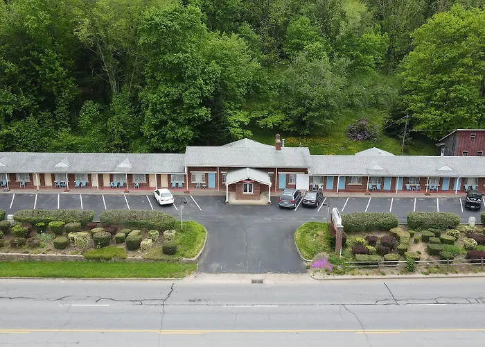 Parkway Inn