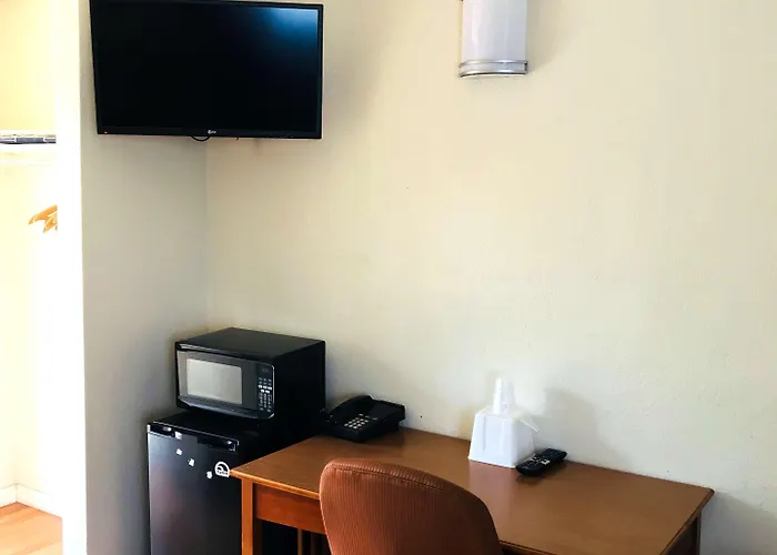 Americas Best Value Inn Visalia