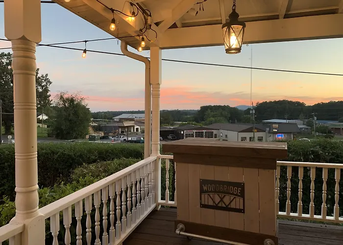Woodbridge Inn & Tavern
