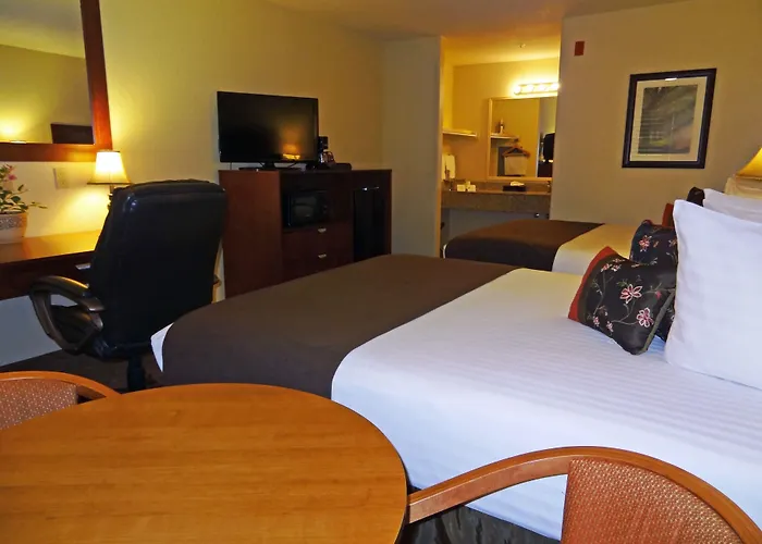 Kenedy Inn And Suites