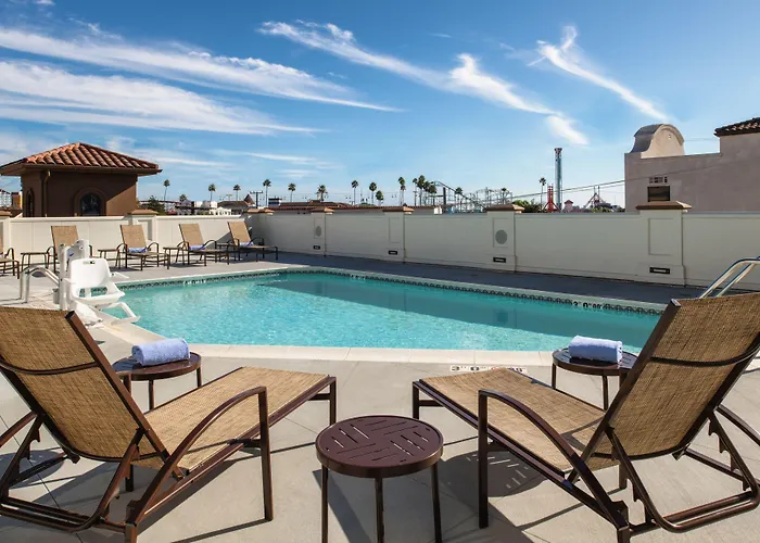 Courtyard By Marriott Santa Cruz