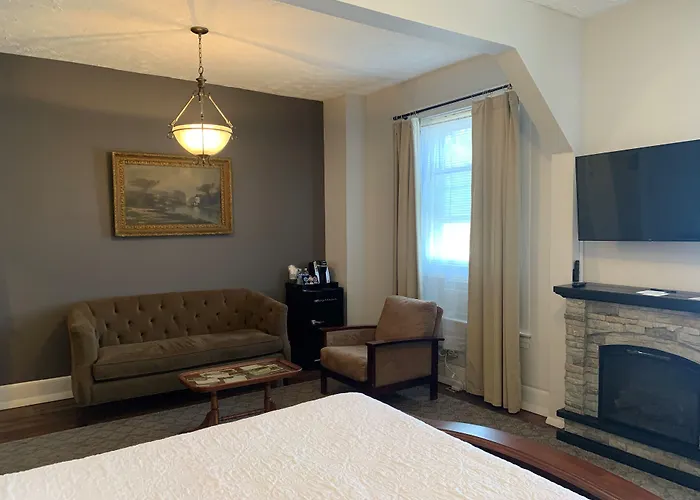 Naples Hotel