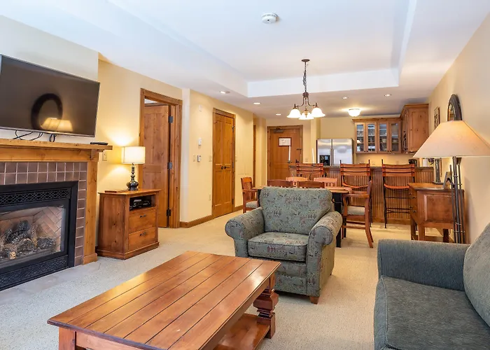 The Lodge At Mountaineer Square, A Vail Resorts Property