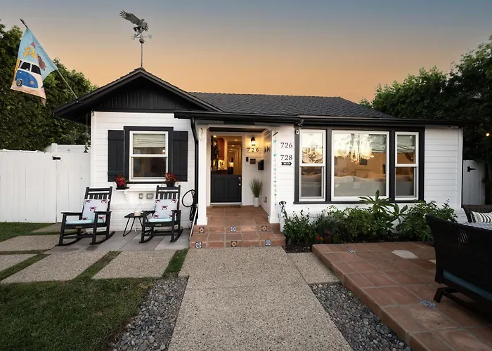 Cute Home 7 Blocks To Beach, Xbox, Bikes, Pets