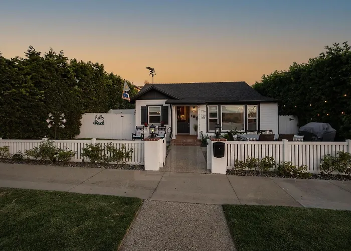 Cute Home 7 Blocks To Beach, Xbox, Bikes, Pets
