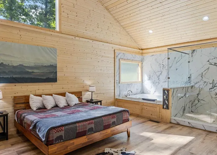 True Love Treehouse - Magic Above The Pines