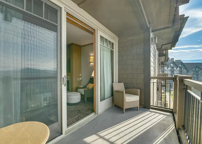 Mountain Views & Pool Access: Cle Elum Condo!