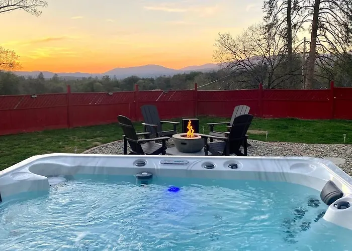 Mountain Escape, Yosemite South Gate House With Hot Tub, Views & Game Room, Near Town