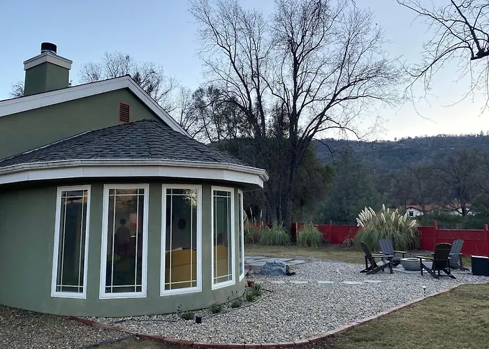 Mountain Escape, Yosemite South Gate House With Hot Tub, Views & Game Room, Near Town