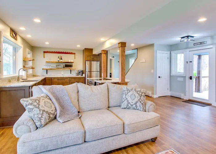 Modern Nellysford Getaway On 40 Private Acres!