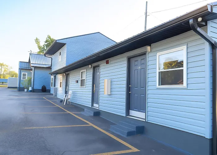 Hillsboro Inn & Suites
