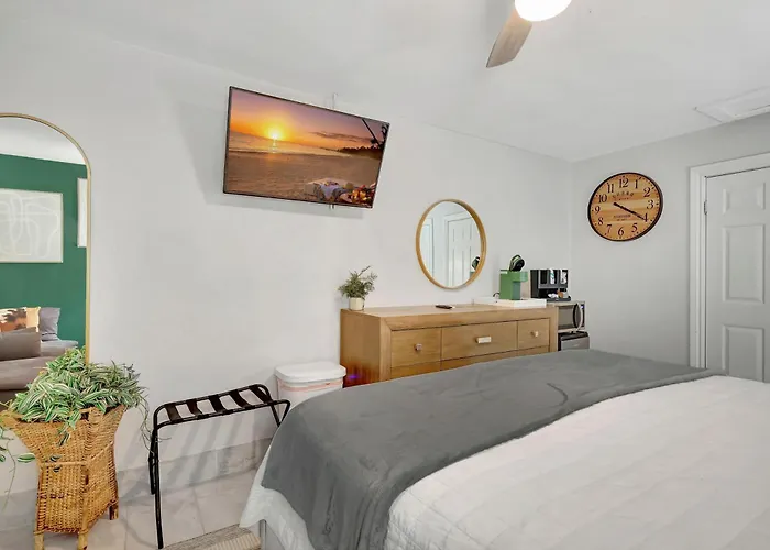 King Bed Modern Stay Always Fresh And Comfy
