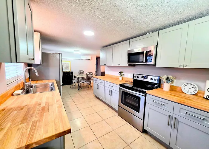 Apartment In Privet House Walk Distance To Beach