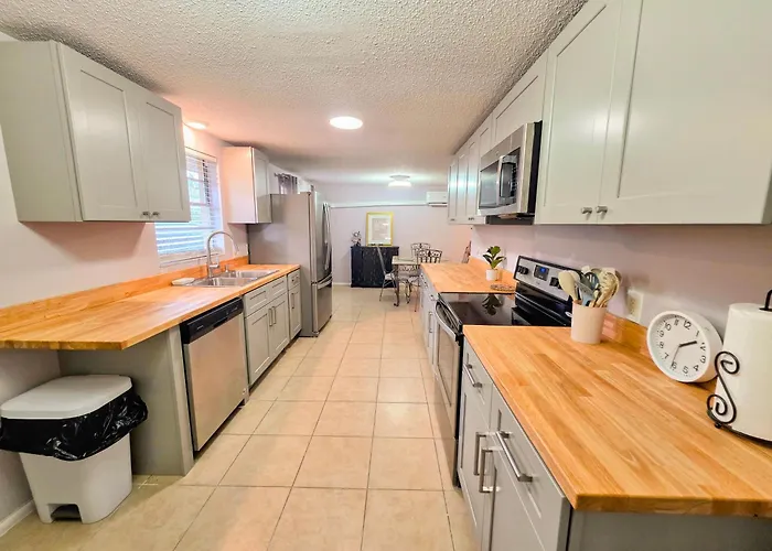Apartment In Privet House Walk Distance To Beach