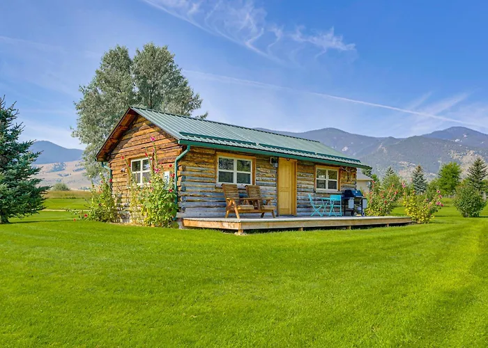 Montana Mountain Getaway: Deck & Amazing Views