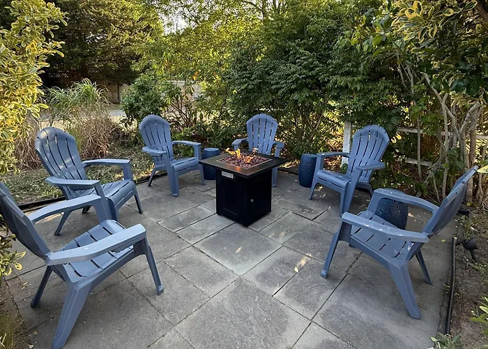 1 Mi To Beach: Home W/ Bocce Court In Cape Cod