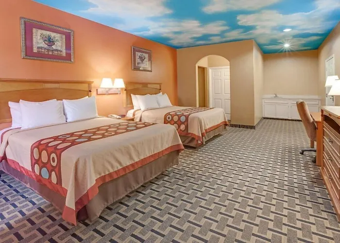 Sapphire Inn & Suites