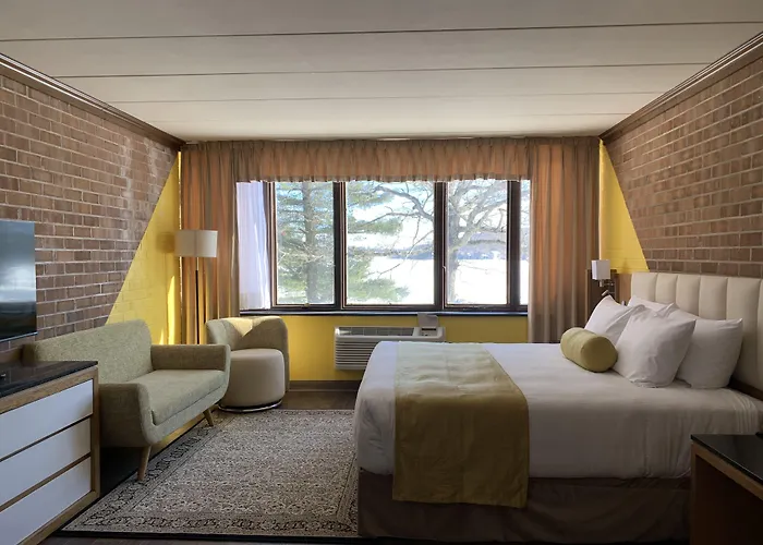 The Lodge Luxury Resort At Lake Harmony