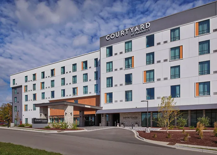 Courtyard By Marriott Petoskey At Victories Square