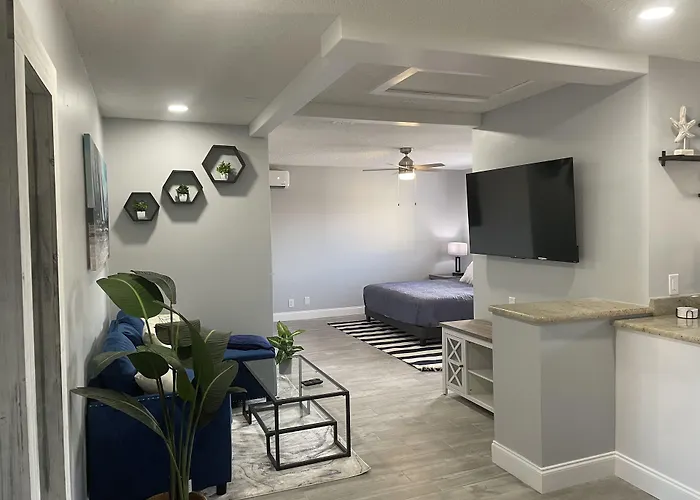 Sunny Palms Inn