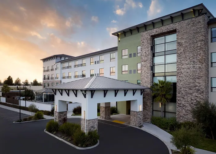 Hotel Centro Sonoma Wine Country, Tapestry Collection Hilton