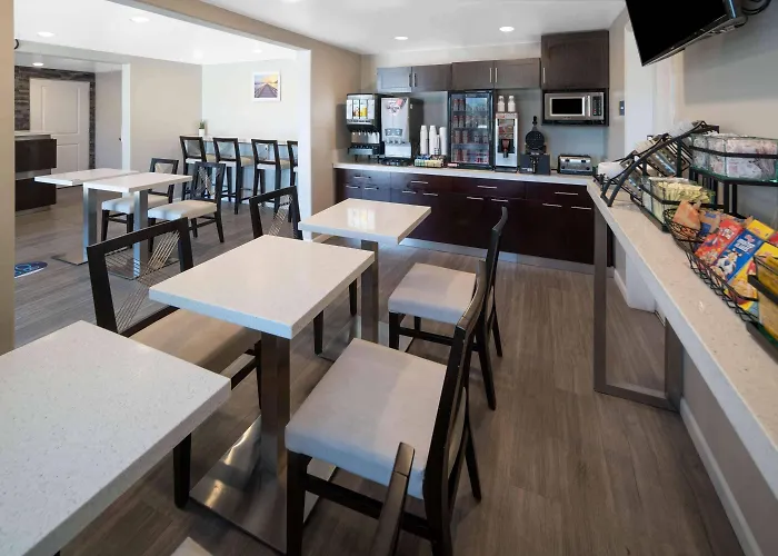Days Inn By Wyndham Galt - Elk Grove South