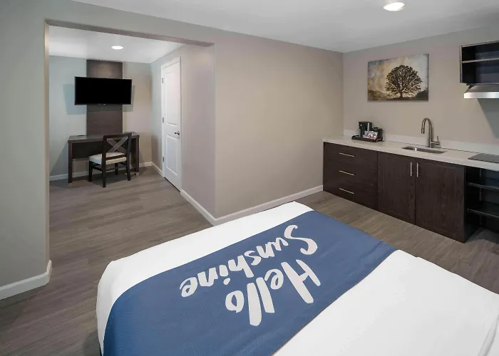 Days Inn By Wyndham Galt - Elk Grove South