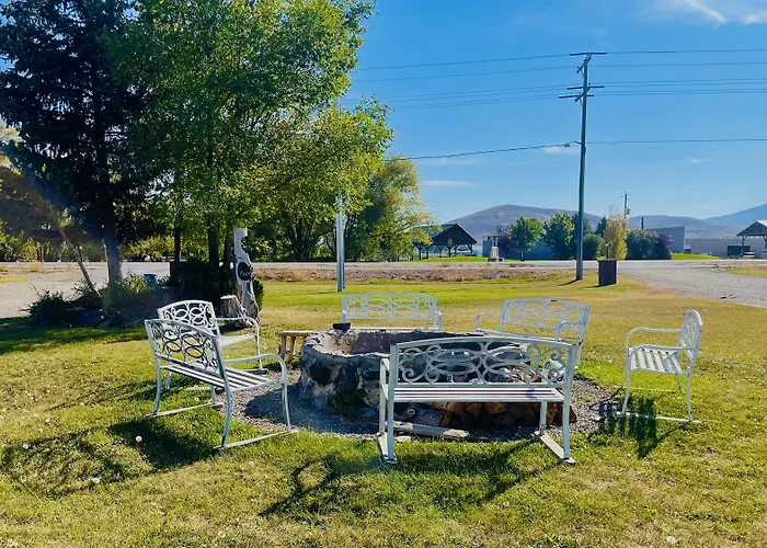 Sacajawea Inn