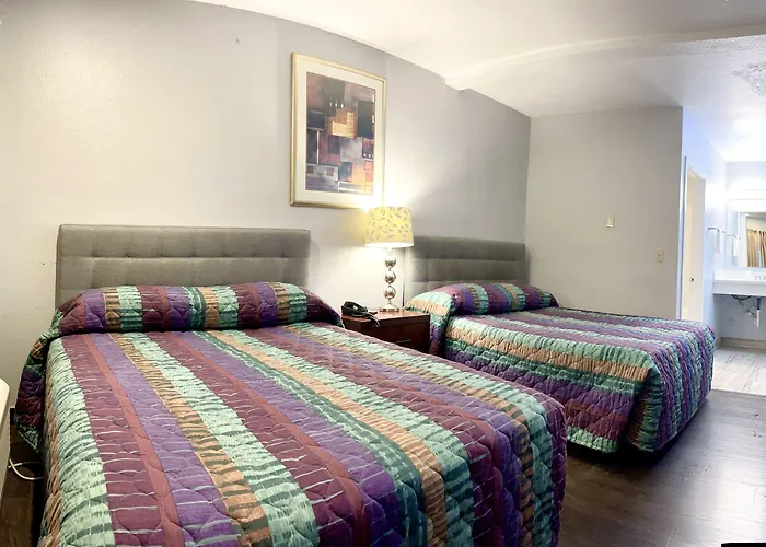 Emerald Best Motel