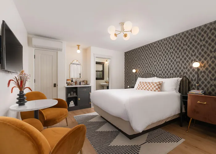 Petit Soleil - Bed, Breakfast And Bar