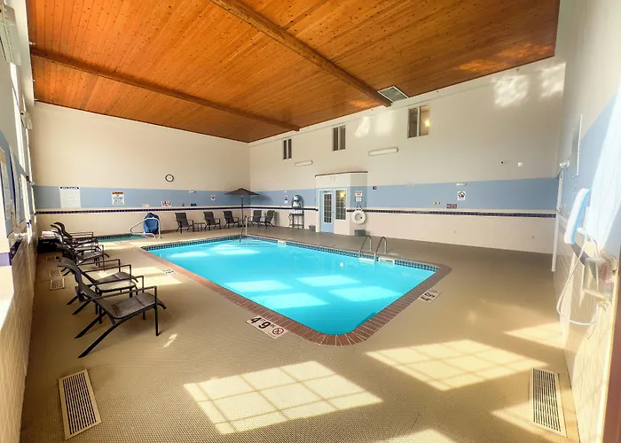 Country Trails Inn &Suites
