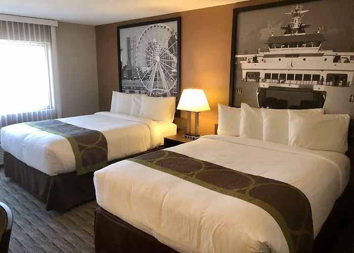 Super 8 By Wyndham Lynnwood