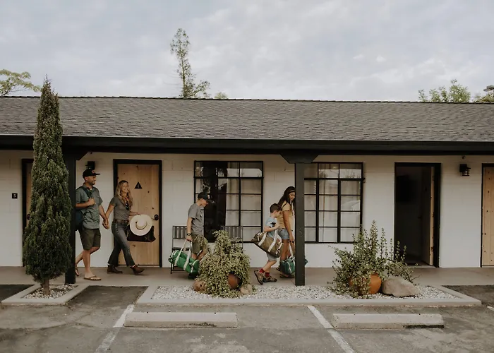 Triangle Motel