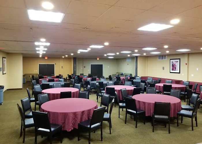 Fairmount Inn & Suites - Stroudsburg, Poconos