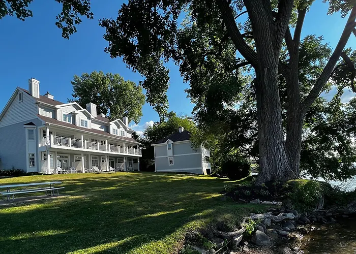 The Sand Hill Inn
