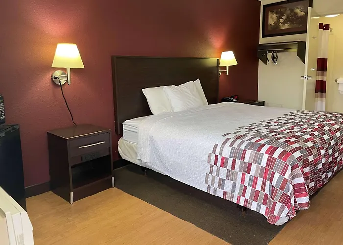 Travelodge By Wyndham Holland-Toledo