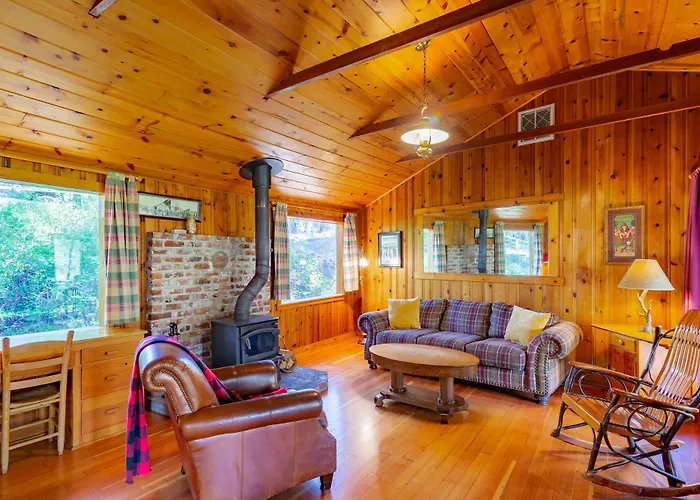 Lake Creek Lodge