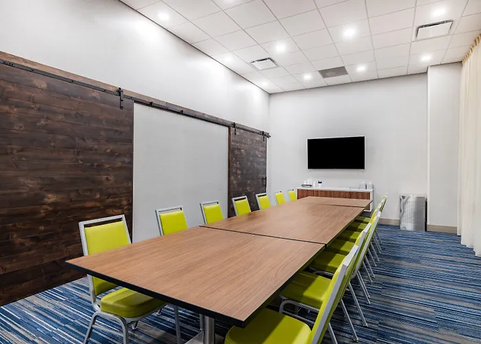 Holiday Inn Express & Suites - Lincoln Downtown By Ihg