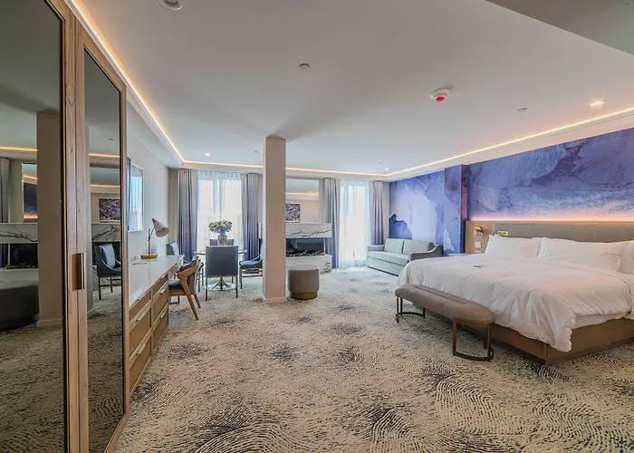 Iris Hotel Boston
