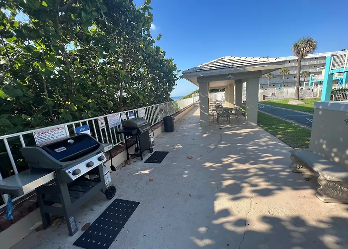 Gulfstream Manor